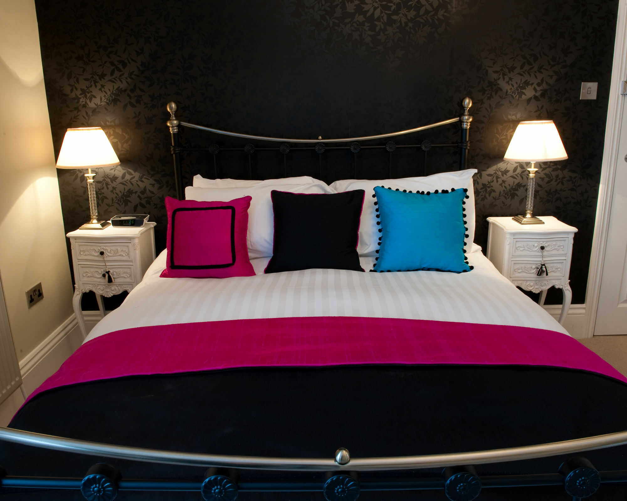 The Grafton Hotel Harrogate Ngoại thất bức ảnh A bedroom at the hotel